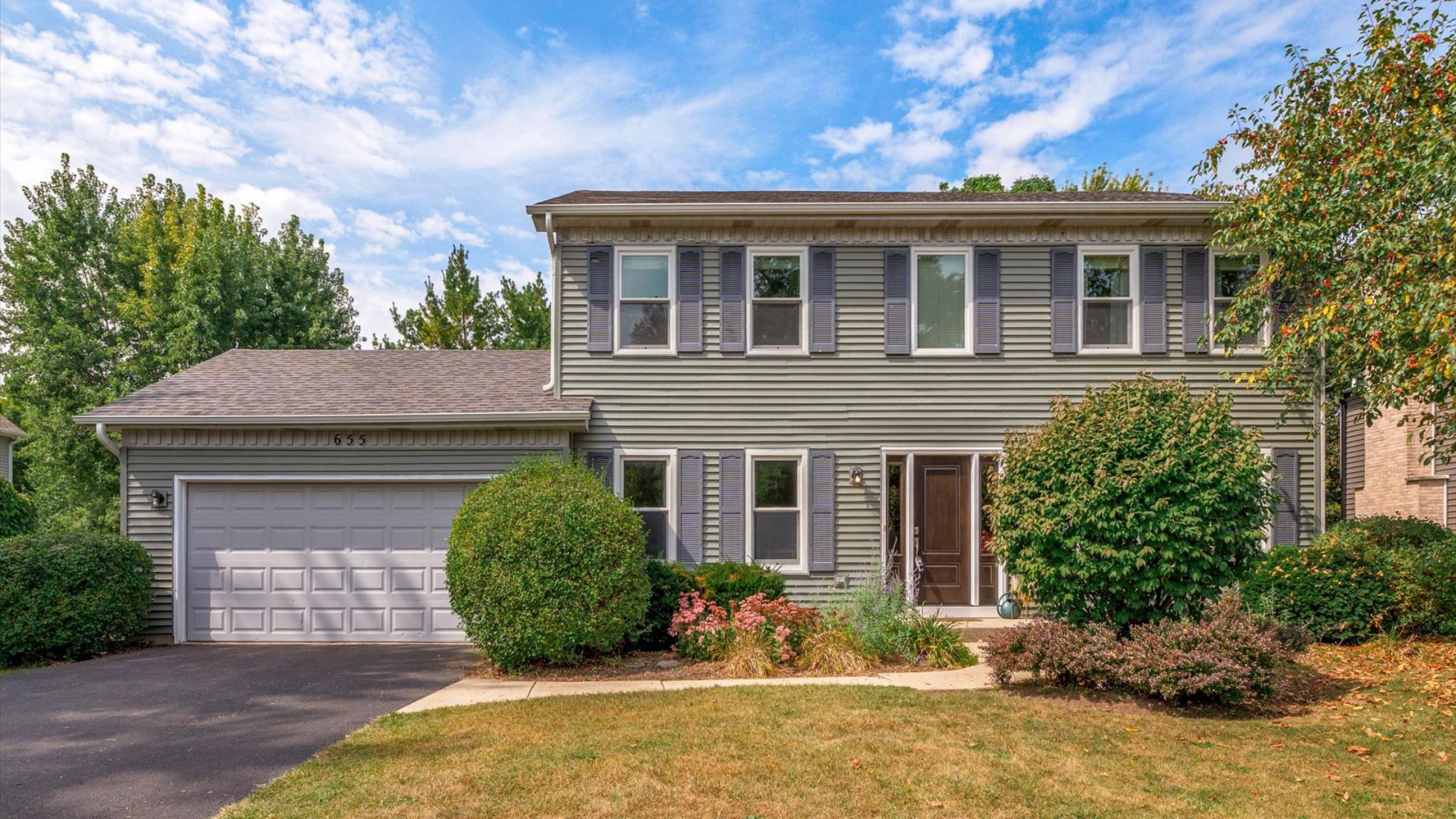 655 Blackhawk Dr, Batavia, IL 60510